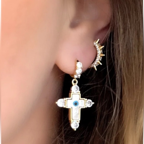 HRH COLLECTION Pave Earrings Spike Hoops with Heart 💕 - Picture 5 of 6